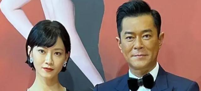 演员之歌，触动心弦的歌词故事