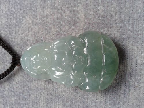 糯种翡翠挂件价格揭秘，小巷深处的翡翠世界